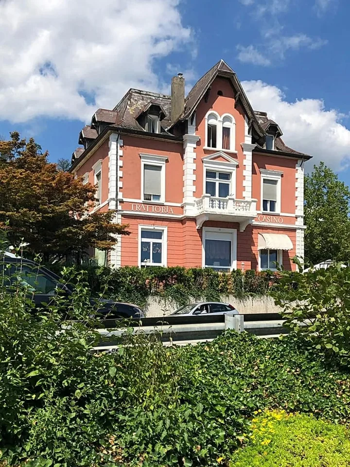Beautiful and well-equipped rooms with a view of the Aare
