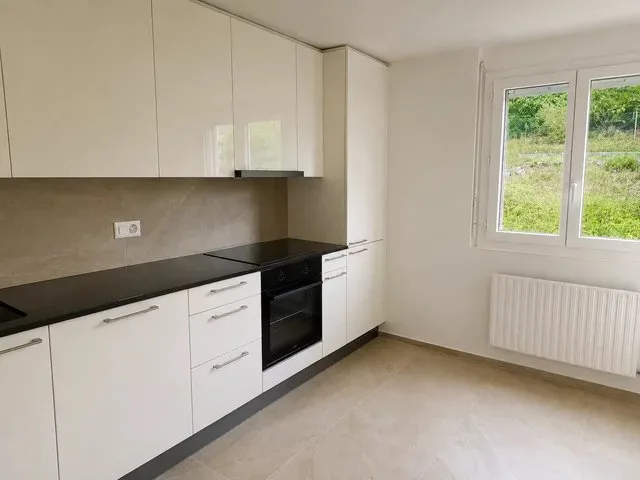 Schönes renoviertes 3-Zimmer-Apartment im 4. Stock