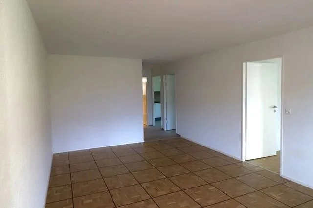 Schönes renoviertes 3-Zimmer-Apartment im 4. Stock