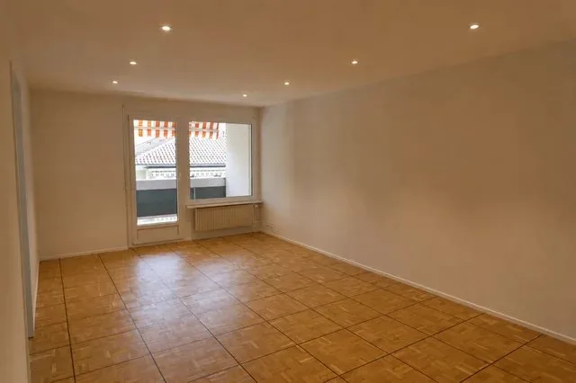 Schönes renoviertes 3-Zimmer-Apartment im 4. Stock