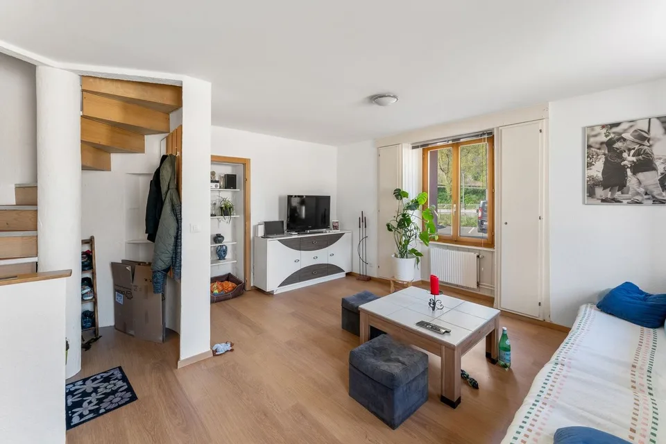 Bestehendes Gebäude mit 7 Wohnungen + Projekt einer Handwerks'halle in E – Foto 2 von 2