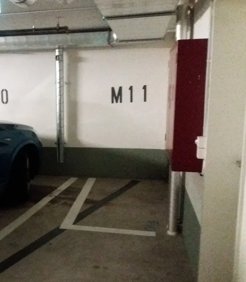 Kleines Motorrad? Geschützt abgestellt in Garage Nähe Bahnhof Wiedikon! – Foto 2 von 3