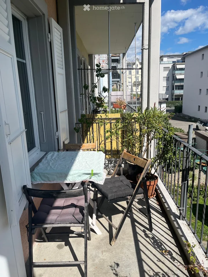 Sehr schöne helle 3.5 Zimmer Wohnung