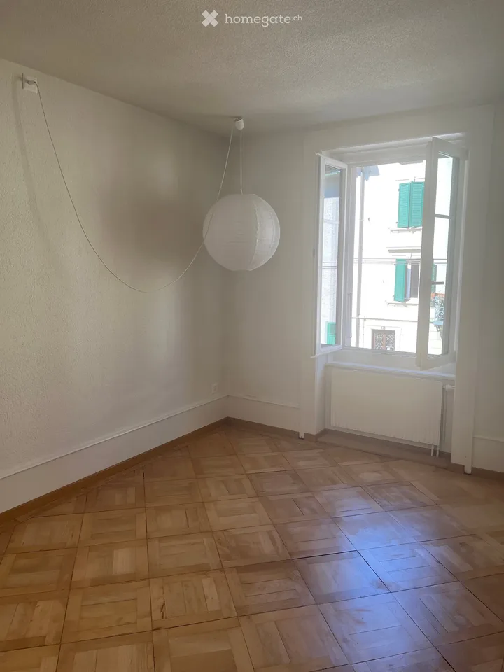 Sehr schöne helle 3.5 Zimmer Wohnung