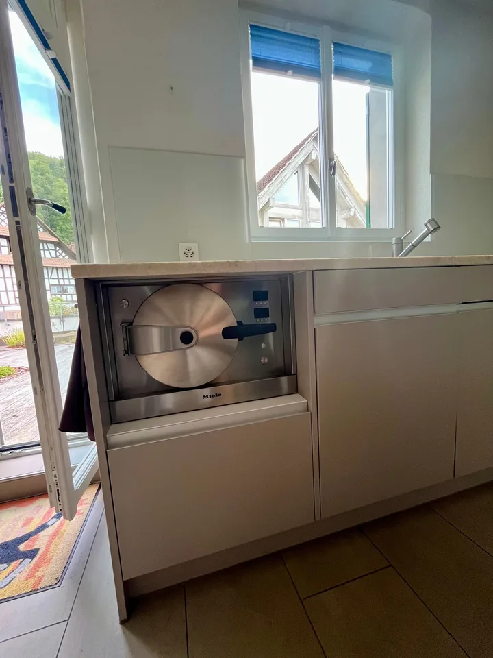 8.5-Zimmer-Maisonettewohnung mit Altbaucharme, grosser Terrasse und Garten in Hausen am Albis