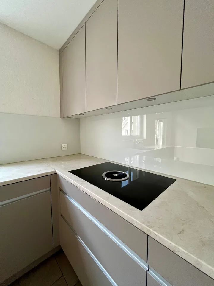 8.5-Zimmer-Maisonettewohnung mit Altbaucharme, grosser Terrasse und Garten in Hausen am Albis