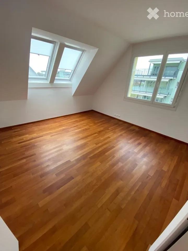 Appartement de 4,5 pièces ensoleillé dans un excellent emplacement à Nänikon-Greifensee