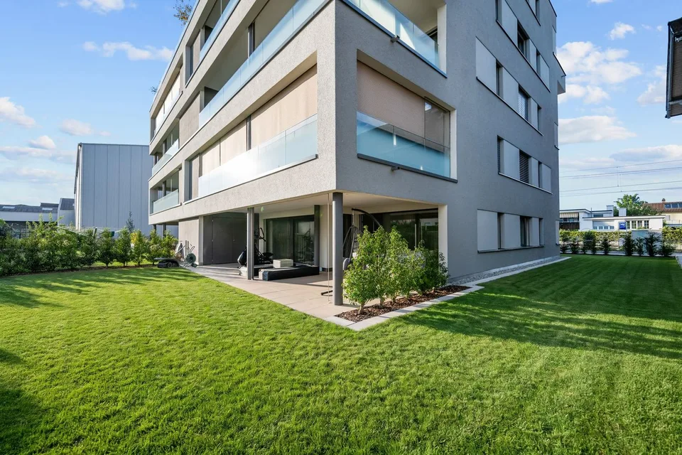 Neuwertige 4.5-Zimmer-Gartenwohnung im Steuerparadies Horn