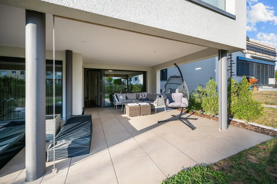 Neuwertige 4.5-Zimmer-Gartenwohnung im Steuerparadies Horn