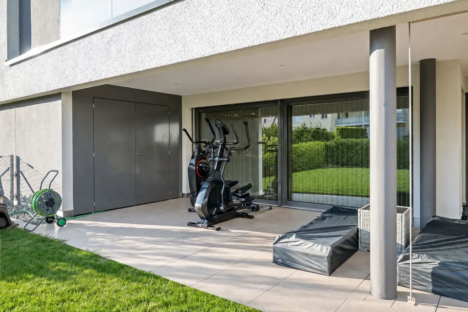 Neuwertige 4.5-Zimmer-Gartenwohnung im Steuerparadies Horn