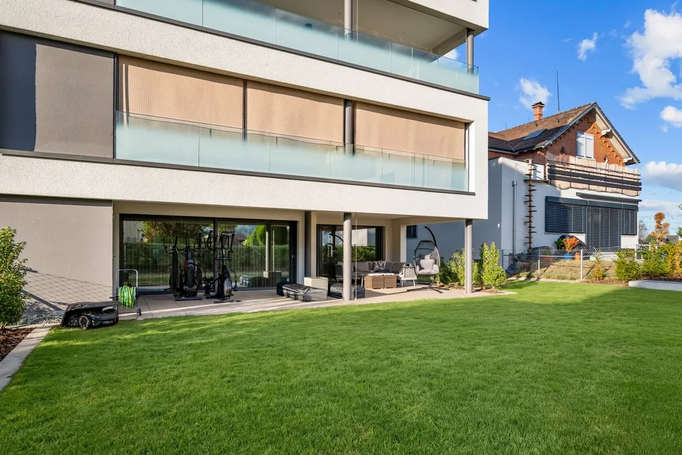 Neuwertige 4.5-Zimmer-Gartenwohnung im Steuerparadies Horn