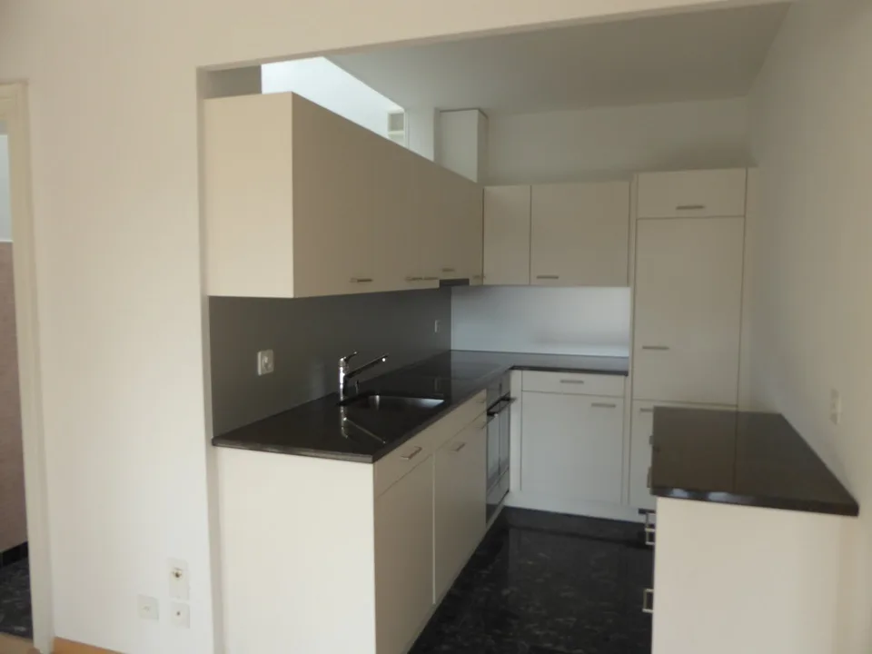 Bern Brunnadern - Dachwohnung – Foto 2 von 19