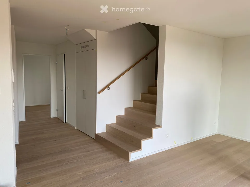 5.5-room maisonette/duplex apartment with a wonderful distant view in a family-friendly development
