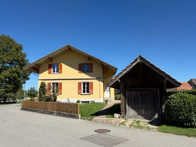 Recherchez-vous quelque chose de spécial ? Ancienne fromagerie à louer avec beaucoup d'espace et environnement généreux
