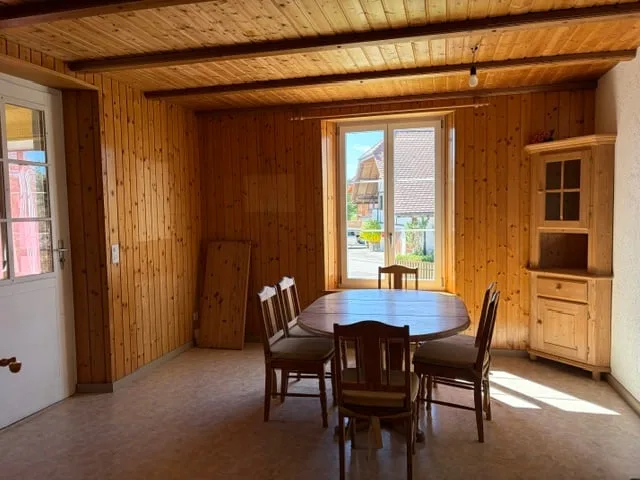 Recherchez-vous quelque chose de spécial ? Ancienne fromagerie à louer avec beaucoup d'espace et environnement généreux
