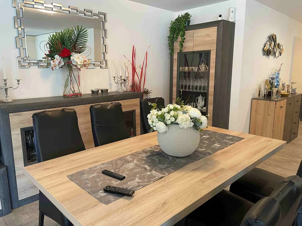Geräumige Wohnung im obersten Stock – Foto 5 von 15