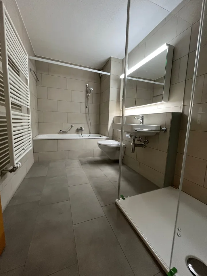 Appartement attractif de 4 pièces et demi dans un cadre idyllique à Dinhard – photo 3 sur 7