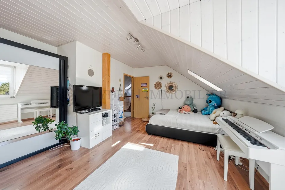 Maison villageoise de 6.5 pièces au coeur de Begnins ? Jardin, terrasse et deux garages – photo 8 sur 13