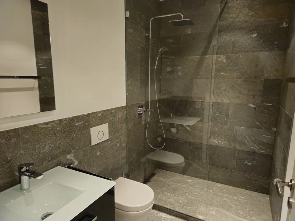 Luxuriöse 3.5-Zimmerwohnung im Hochparterre der exklusiven Resident "The Mountain Suites"
