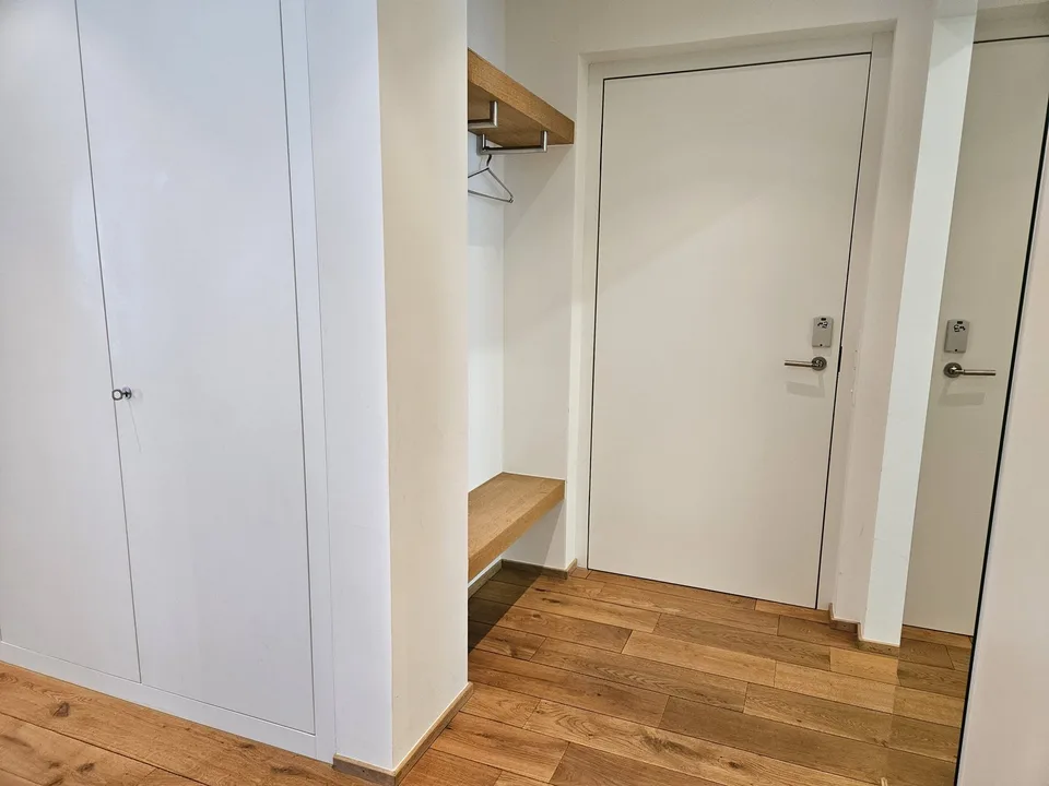 Luxuriöse 3.5-Zimmerwohnung im Hochparterre der exklusiven Resident "The Mountain Suites"