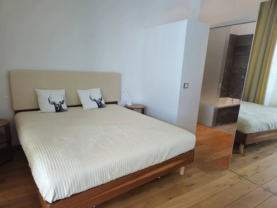 Luxuriöse 3.5-Zimmerwohnung im Hochparterre der exklusiven Resident "The Mountain Suites"