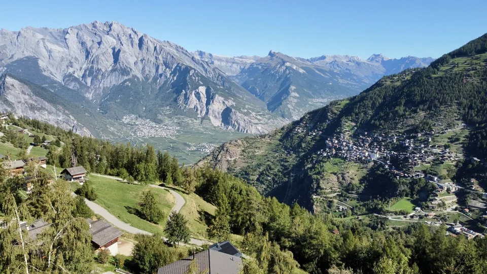 Großes Grundstück bereit, Ihr zukünftiges Chalet in La Tzoumaz zu empfangen – Foto 5 von 6