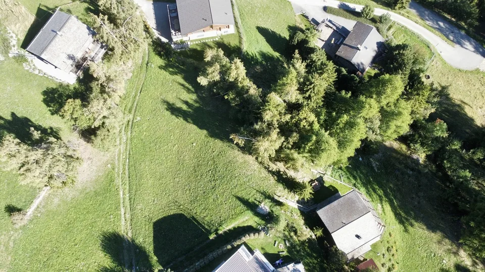 Großes Grundstück bereit, Ihr zukünftiges Chalet in La Tzoumaz zu empfangen – Foto 2 von 6
