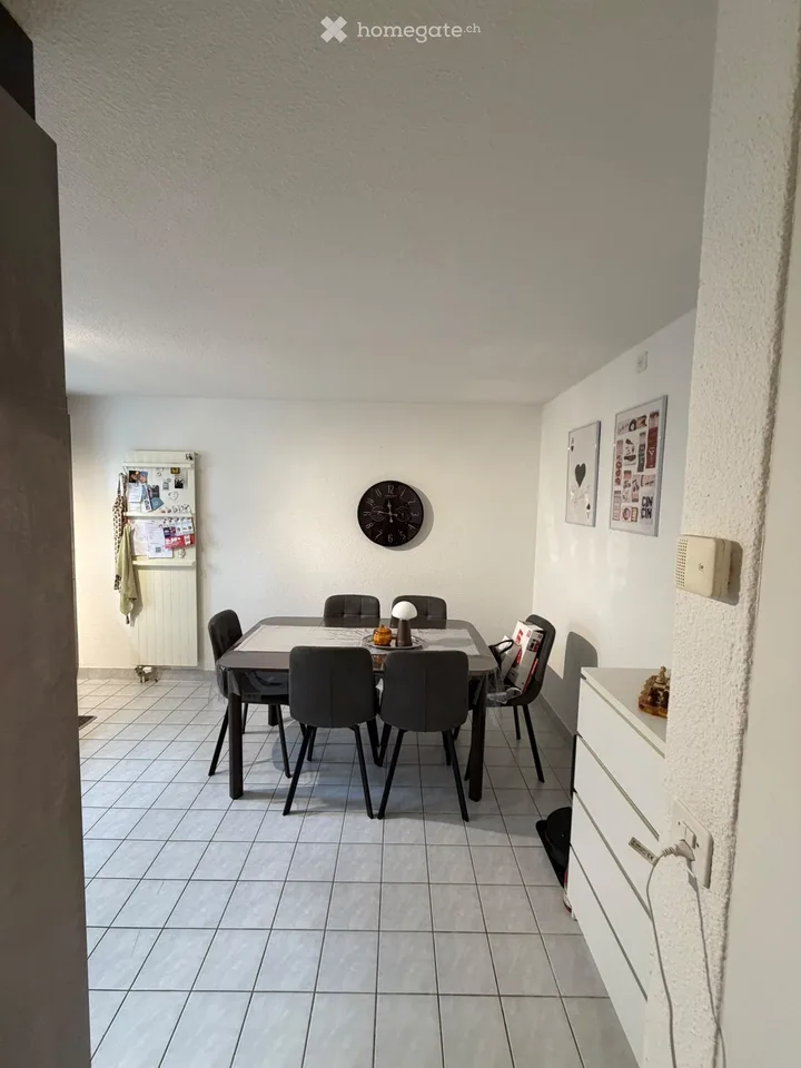 Helle 3.5-Zimmer-Wohnung mit Balkon und Garage in Beringen