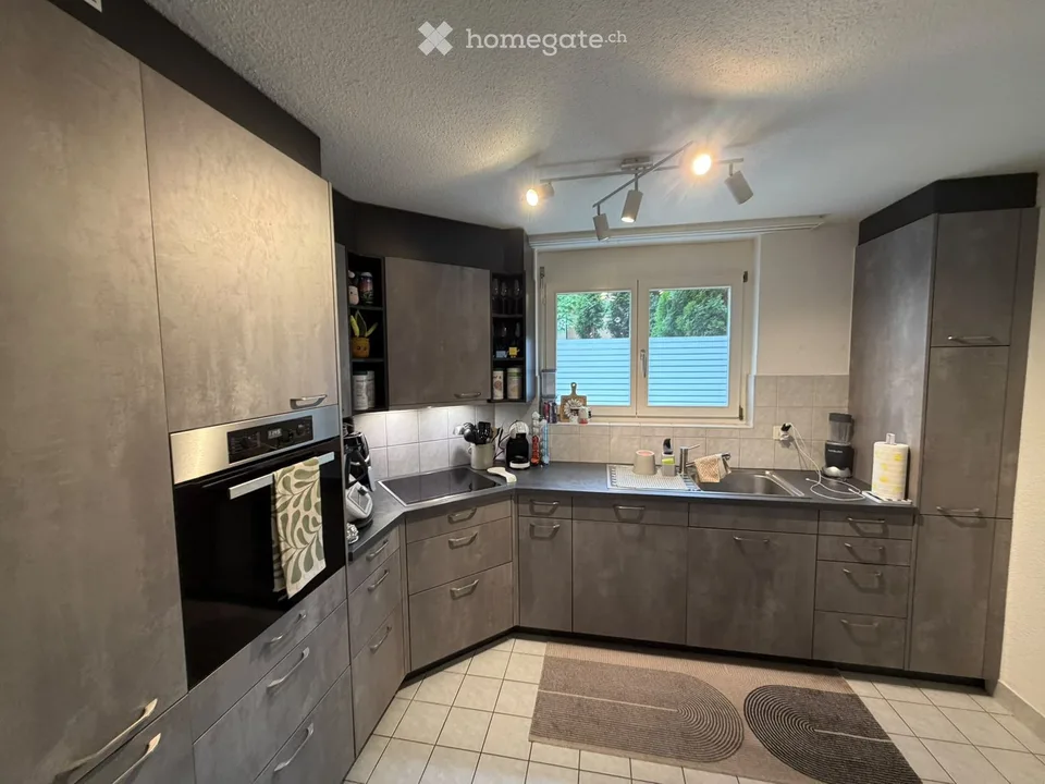 Helle 3.5-Zimmer-Wohnung mit Balkon und Garage in Beringen