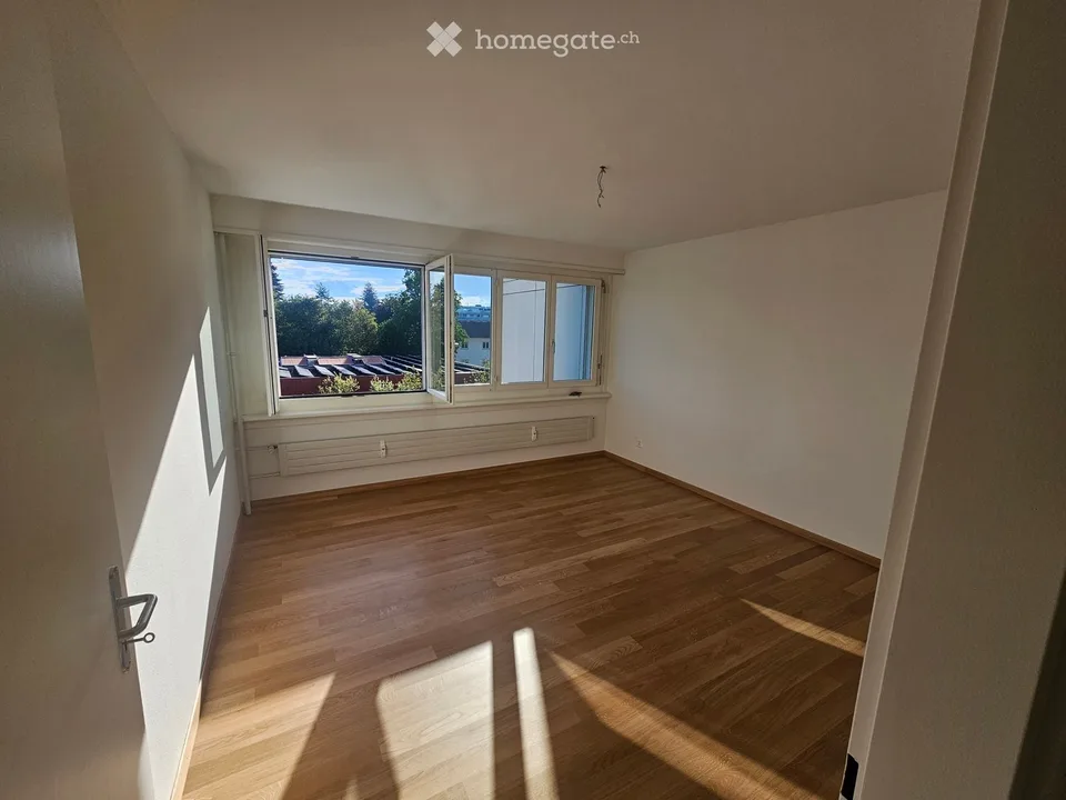 Appartement 3.5 pièces au 4e étage avec une belle vue sur le lac de Constance côté est (soleil du matin)