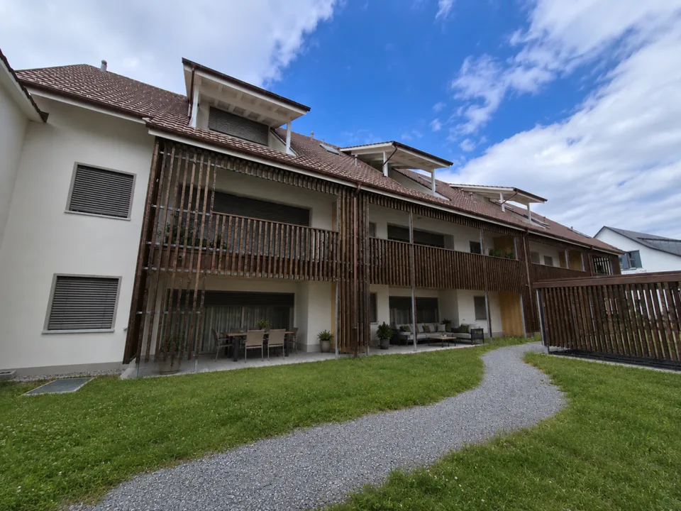 Grosszügige, moderne 3.5-Zimmer-Gartenwohnung zu vermieten