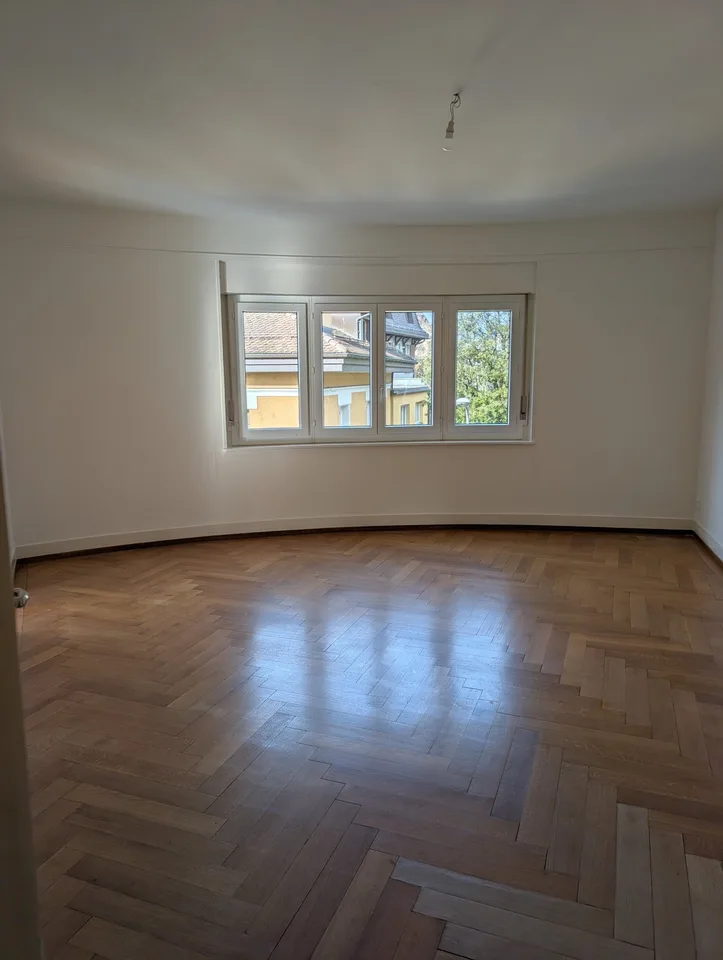 Wohnung mit 4.0 Zimmern im 2. Stock – Foto 2 von 4