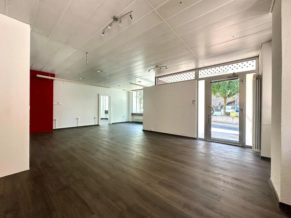 Zu vermieten - Gewerberaum mit Schaufenster und Anbauten | Ca. 130 m² – Foto 3 von 5