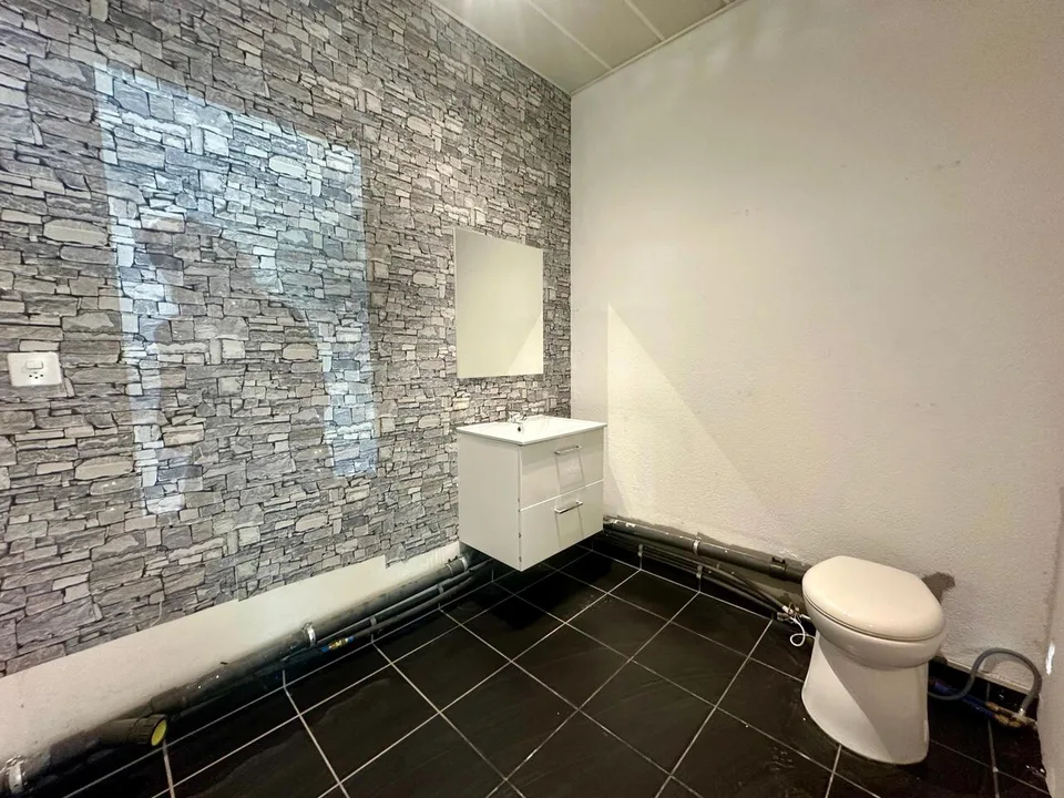 Zu vermieten - Gewerberaum mit Schaufenster und Anbauten | Ca. 130 m² – Foto 5 von 5