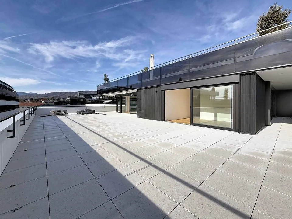 Luxuriöse 4.5-Zimmer-Eckwohnung mit Terrasse – Foto 8 von 13