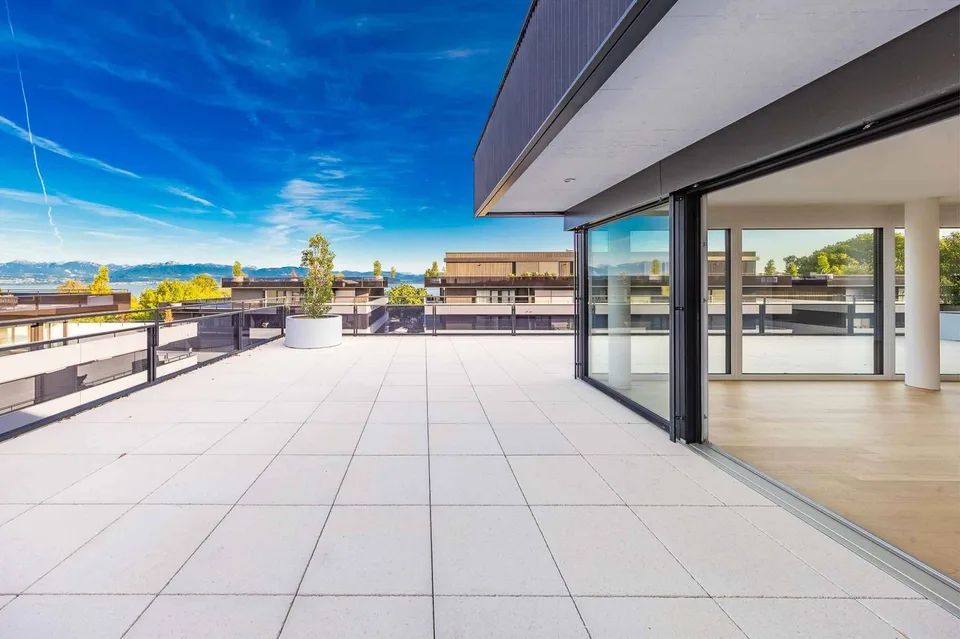Attico nuovo di 4.5 locali con terrazza sul tetto – foto 8 di 13