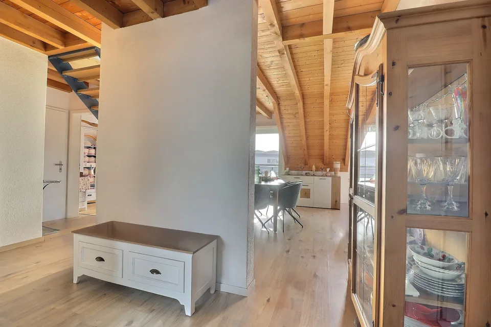 Duplex exclusif de 5.5 pièces en attique avec belle terrasse – photo 10 of 13