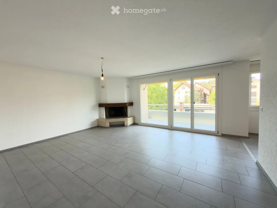 Appartement rénové de 3,5 pièces avec balcon