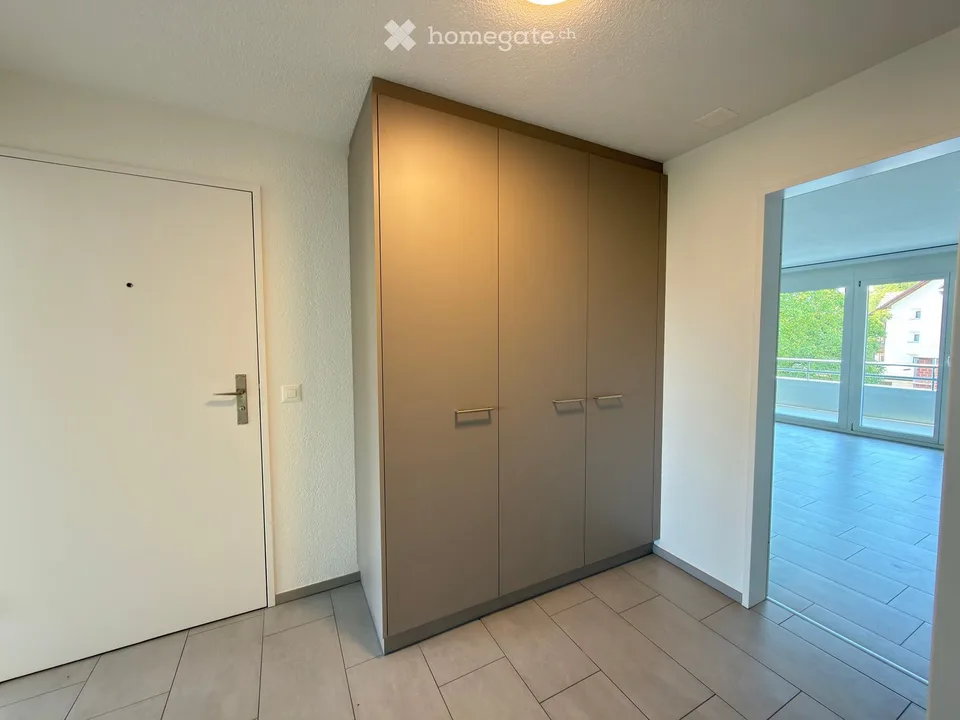 Appartement rénové de 3,5 pièces avec balcon