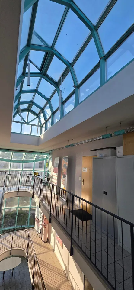 Espace de bureau polyvalent dans un emplacement central à Binningen – photo 2 sur 2