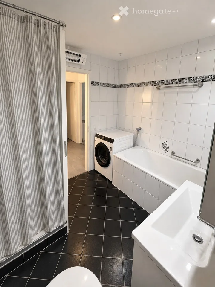 Appartamento attraente di 3.5 locali con terrazza, piscina coperta & garage a Gränichen