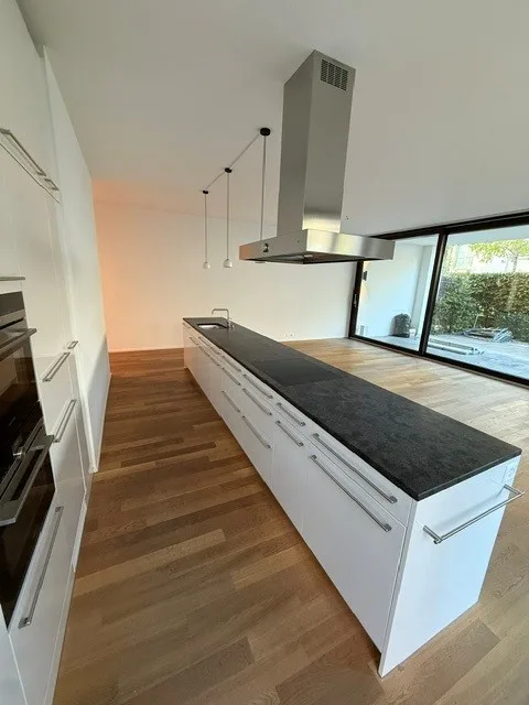 Appartement de jardin moderne avec espace extérieur spacieux dans un quartier calme – photo 4 sur 13
