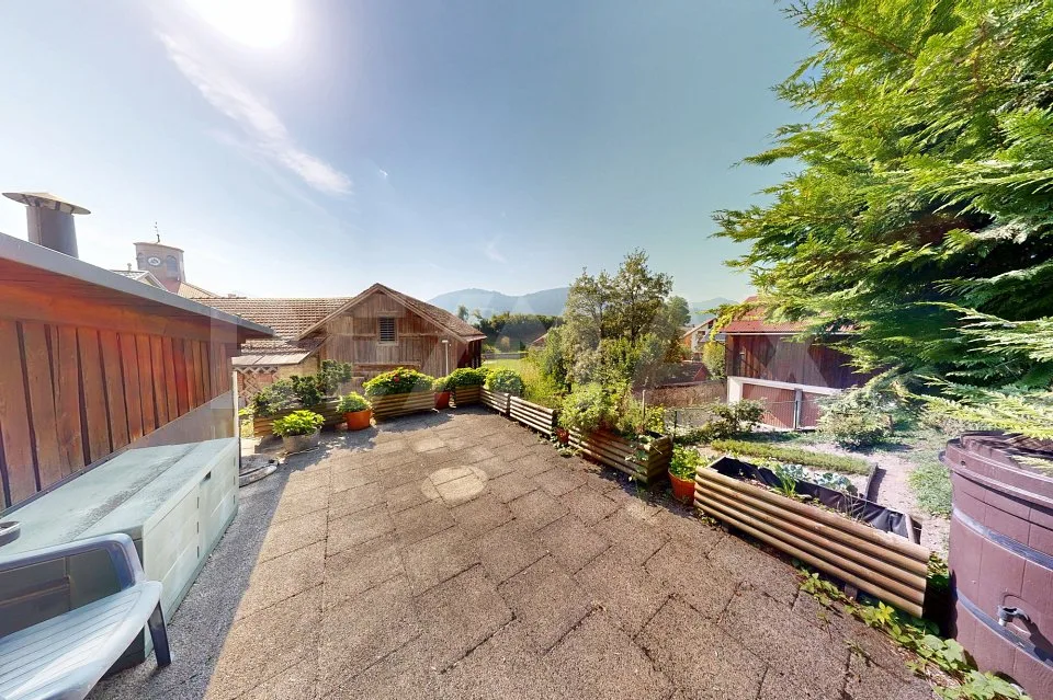 Casa unifamiliare con garage e estensione di fattoria – foto 7 di 11