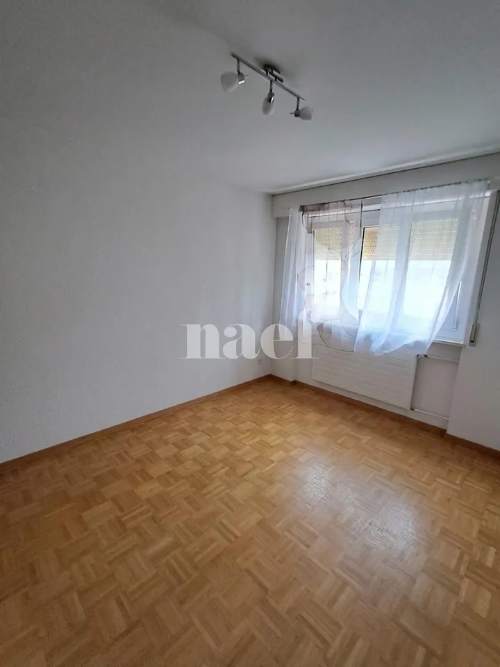 Four-room apartment with balcony