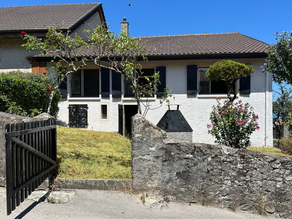 Casa di Villaggio da Ristrutturare, Vista Lago e Tranquillità Assicurata – foto 10 di 12