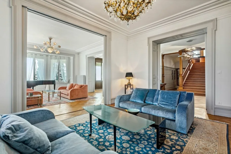 Lavaux : villa iconique, vue Léman et Alpes, domaine de près de 1.6 ha – photo 3 sur 13