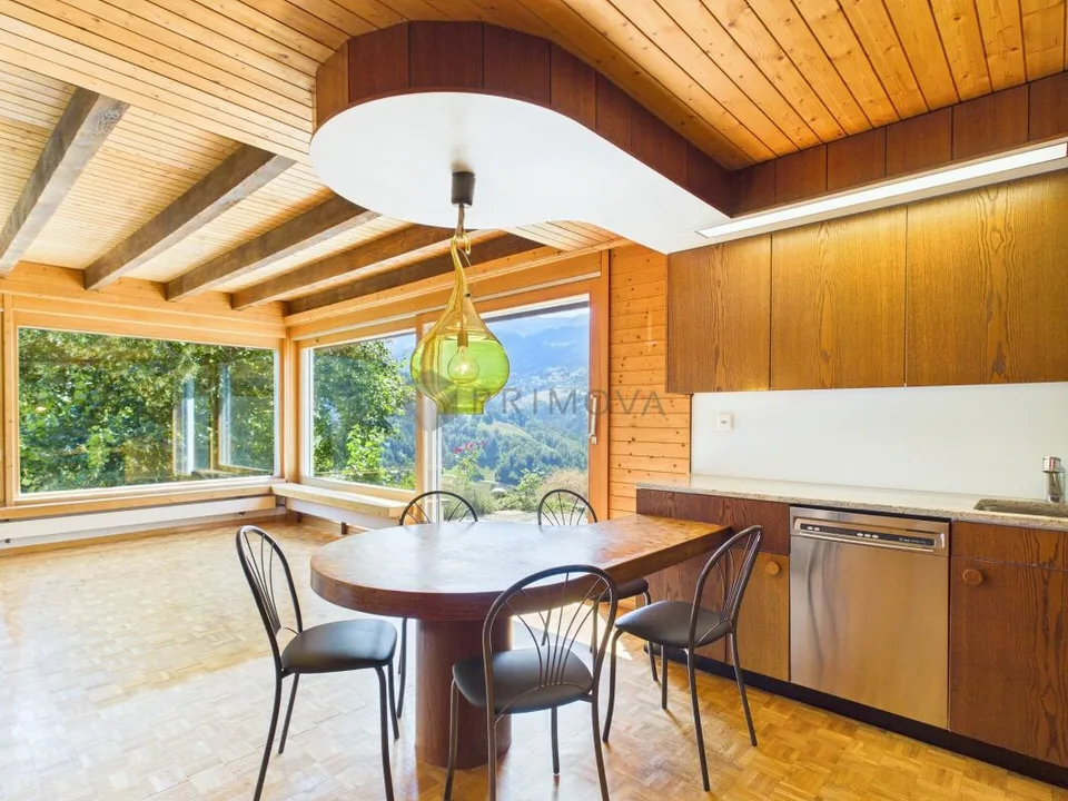 Posizione residenziale unica con vista mozzafiato sulle montagne – foto 7 di 16