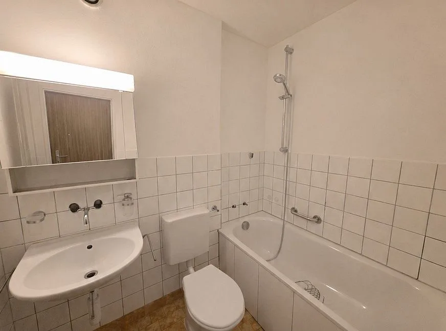 3-Bedroom Apartment, Ground Floor Left