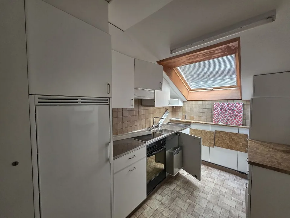 4-Bedroom Apartment, 2nd Floor Center