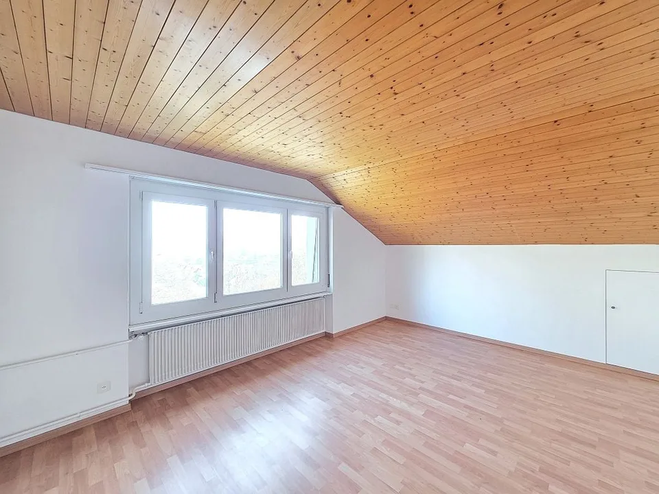 4-Bedroom Apartment, 2nd Floor Center